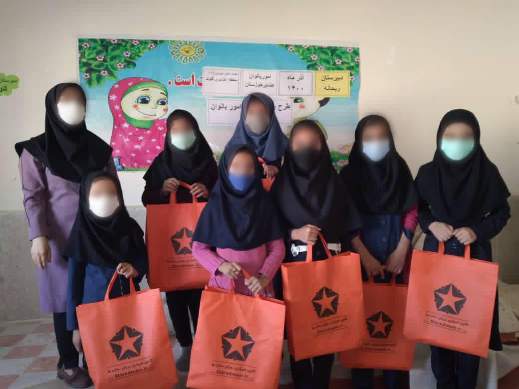 2000 پک بهداشتی دختران دانش آموز عشایر